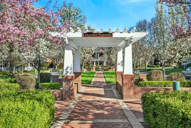 100 Nunan Street, Jacksonville, OR 97530
