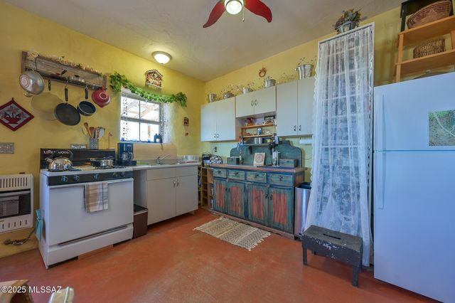 17047 S Sierrita Mountain Road S, Tucson, AZ 85736