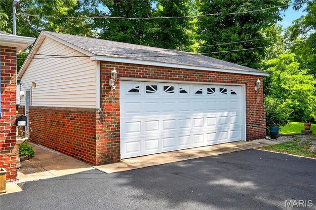 351 N 66th Street, Belleville, IL 62223