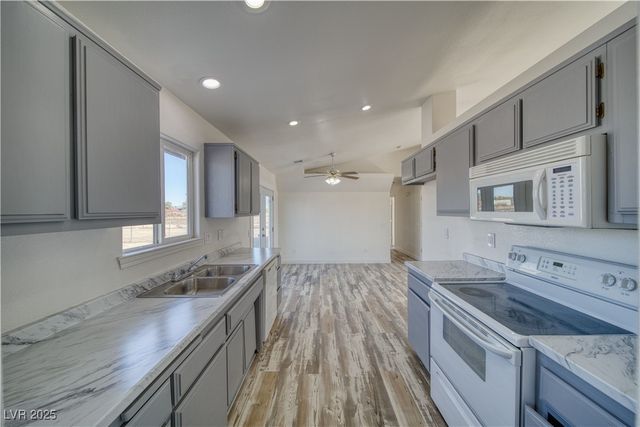 3950 South Rainbow Avenue, Pahrump, NV 89048