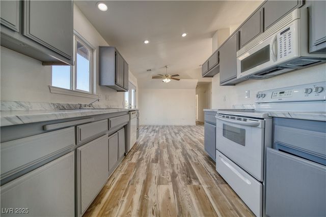 3950 South Rainbow Avenue, Pahrump, NV 89048