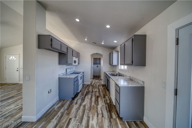 3950 South Rainbow Avenue, Pahrump, NV 89048