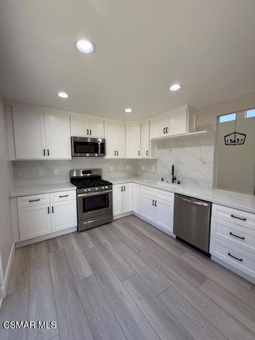 648 Racquet Club Lane, Thousand Oaks, CA 91360