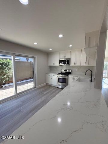 648 Racquet Club Lane, Thousand Oaks, CA 91360