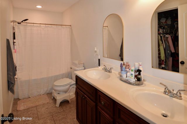 127 Chesapeake Trail, Coxs Creek, KY 40013