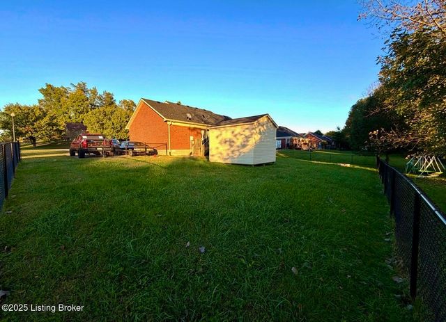 127 Chesapeake Trail, Coxs Creek, KY 40013