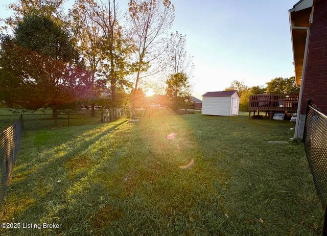 127 Chesapeake Trail, Coxs Creek, KY 40013