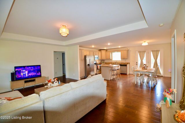 127 Chesapeake Trail, Coxs Creek, KY 40013