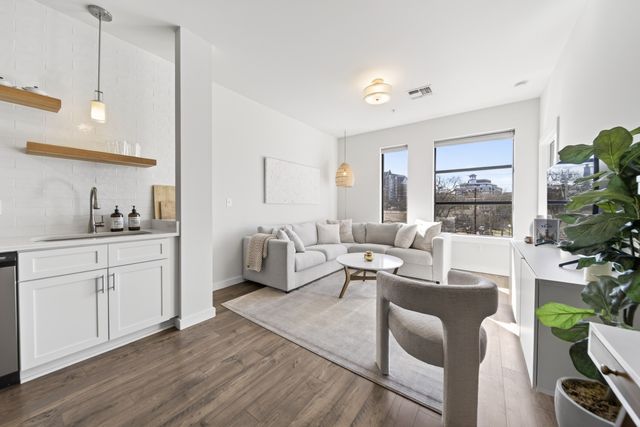 1900 12th Ave S Apt 322, Nashville, TN 37203