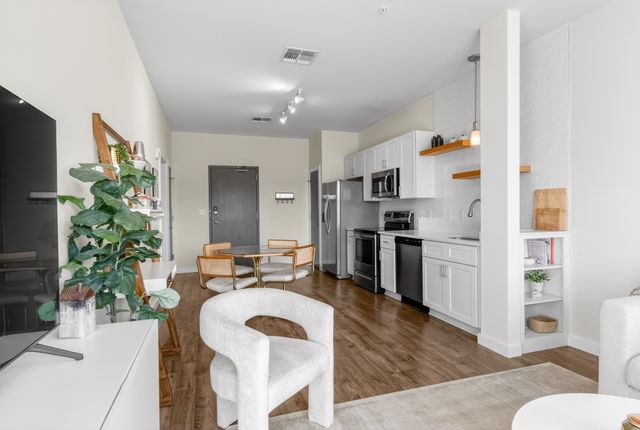 1900 12th Ave S Apt 322, Nashville, TN 37203