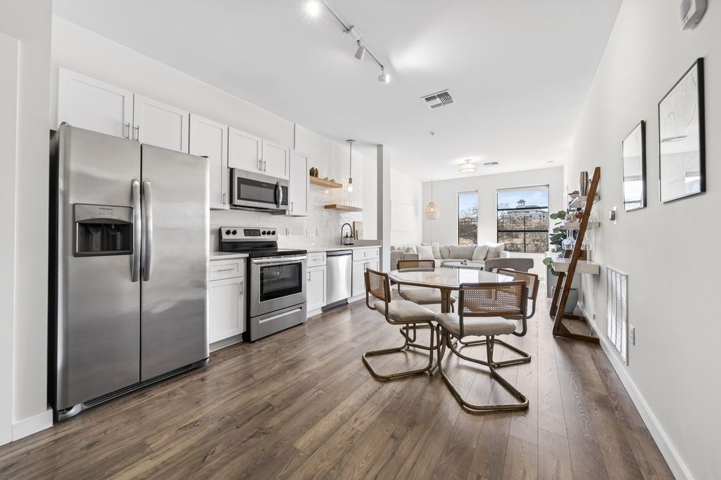 1900 12th Ave S Apt 322, Nashville, TN 37203