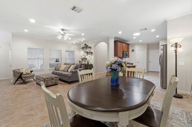 194 W Kentwick Place, Conroe, TX 77384