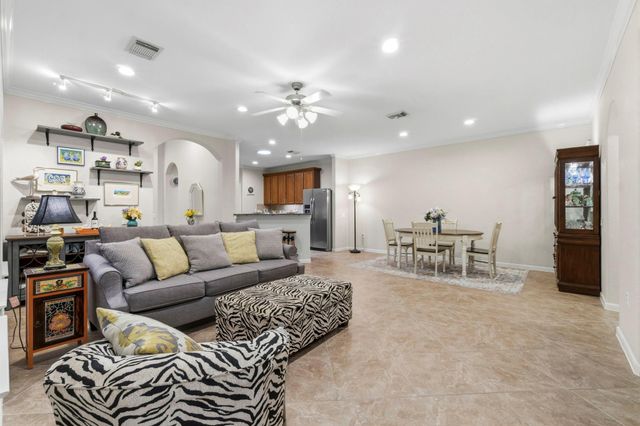 194 W Kentwick Place, Conroe, TX 77384