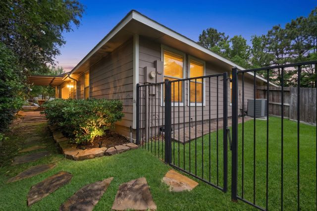 194 W Kentwick Place, Conroe, TX 77384