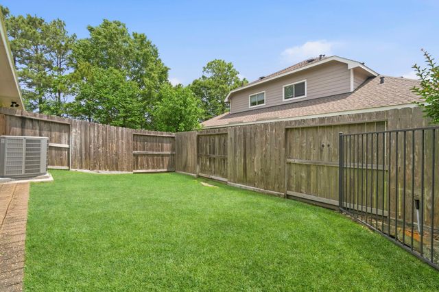 194 W Kentwick Place, Conroe, TX 77384