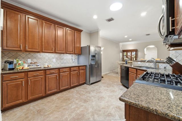194 W Kentwick Place, Conroe, TX 77384