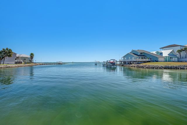 101 Port Drive, Shalimar, FL 32579