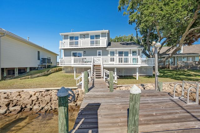 101 Port Drive, Shalimar, FL 32579