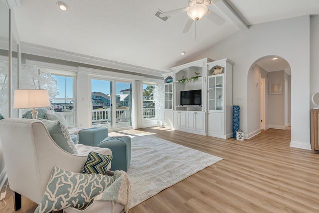 101 Port Drive, Shalimar, FL 32579