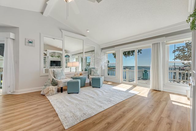 101 Port Drive, Shalimar, FL 32579