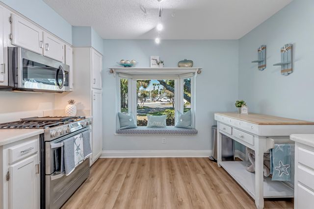 101 Port Drive, Shalimar, FL 32579