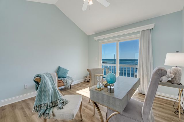 101 Port Drive, Shalimar, FL 32579