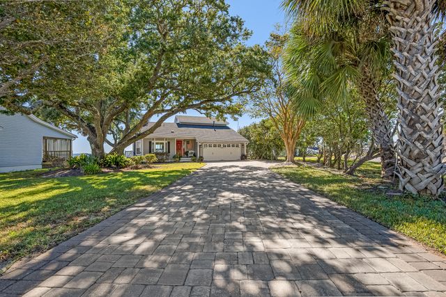 101 Port Drive, Shalimar, FL 32579