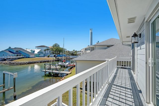 101 Port Drive, Shalimar, FL 32579