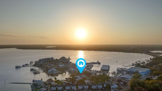 101 Port Drive, Shalimar, FL 32579