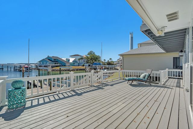 101 Port Drive, Shalimar, FL 32579