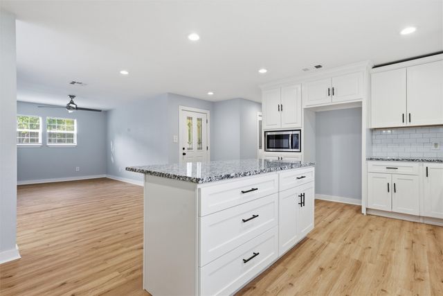 2512 Mckenzie Avenue, Waco, TX 76708
