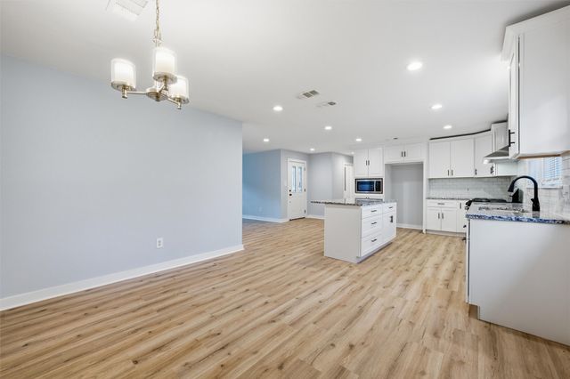 2512 Mckenzie Avenue, Waco, TX 76708