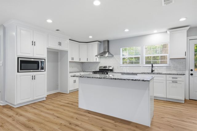 2512 Mckenzie Avenue, Waco, TX 76708