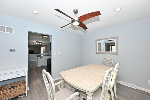 10045 W Meadow DRIVE, Greenfield, WI 53228