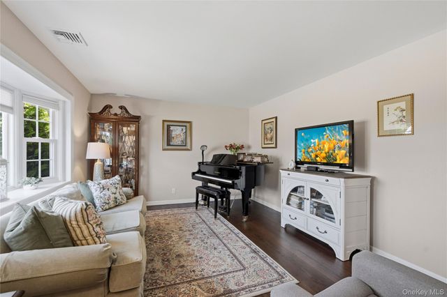 36 Liszt Street, Hicksville, NY 11801