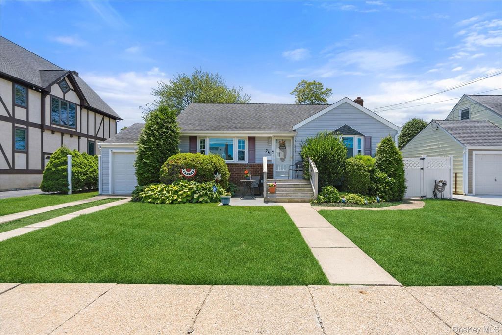 36 Liszt Street, Hicksville, NY 11801 — photo 2
