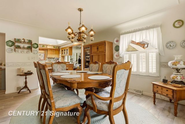 2961 Johns Drive, Saginaw, MI 48603