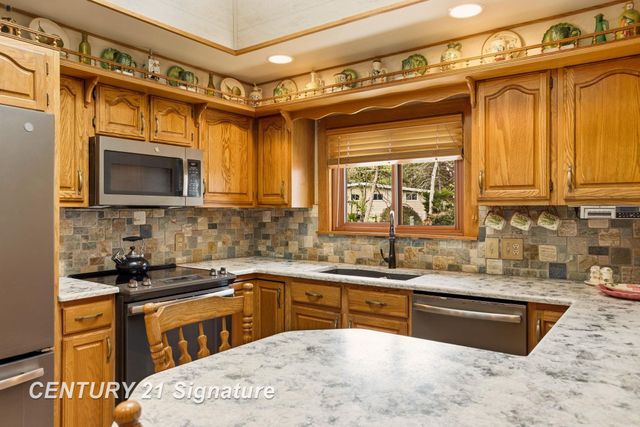 2961 Johns Drive, Saginaw, MI 48603