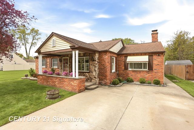 2961 Johns Drive, Saginaw, MI 48603