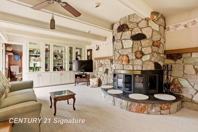 2961 Johns Drive, Saginaw, MI 48603