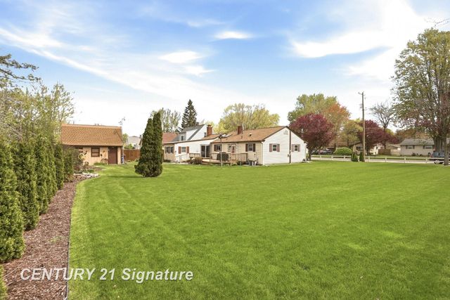 2961 Johns Drive, Saginaw, MI 48603