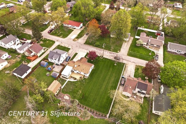 2961 Johns Drive, Saginaw, MI 48603