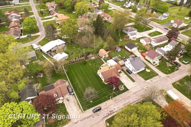 2961 Johns Drive, Saginaw, MI 48603
