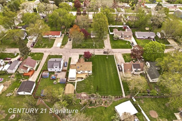 2961 Johns Drive, Saginaw, MI 48603