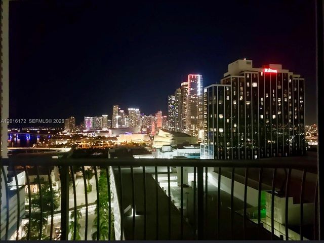 1750 N Bayshore Dr 1218, Miami, FL 33132