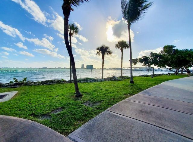 1750 N Bayshore Dr 1218, Miami, FL 33132