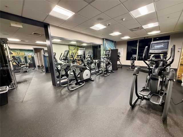 1750 N Bayshore Dr 1218, Miami, FL 33132