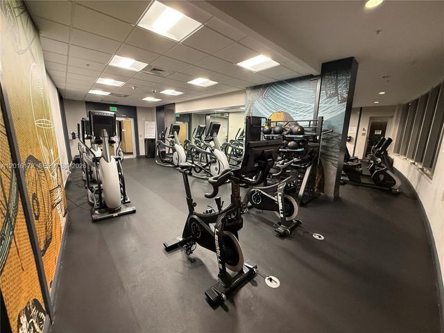 1750 N Bayshore Dr 1218, Miami, FL 33132