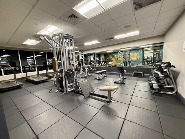 1750 N Bayshore Dr 1218, Miami, FL 33132