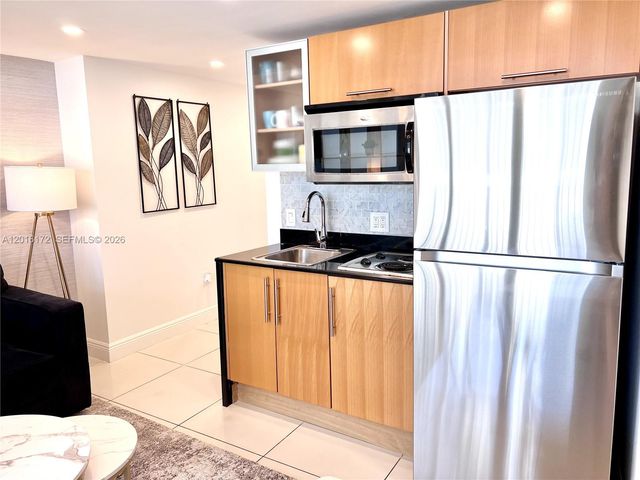 1750 N Bayshore Dr 1218, Miami, FL 33132